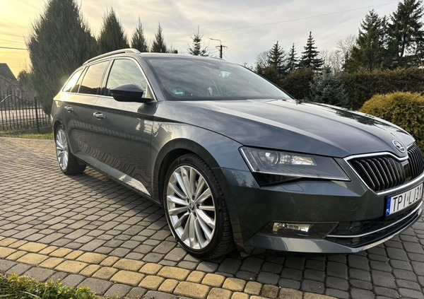 Skoda Superb cena 69999 przebieg: 267852, rok produkcji 2017 z Pińczów małe 781